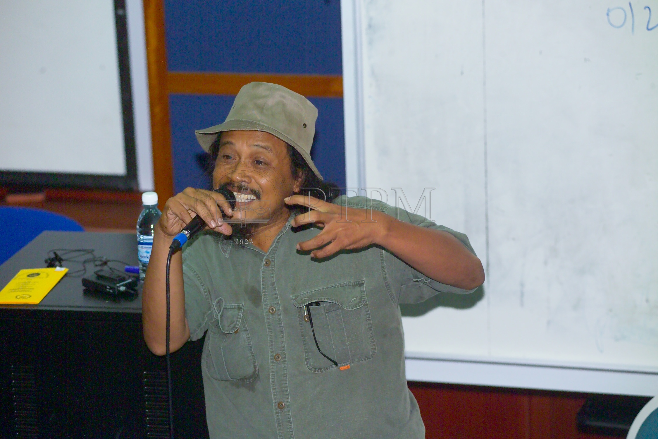 PTPM 05 20 puisi D9X30169